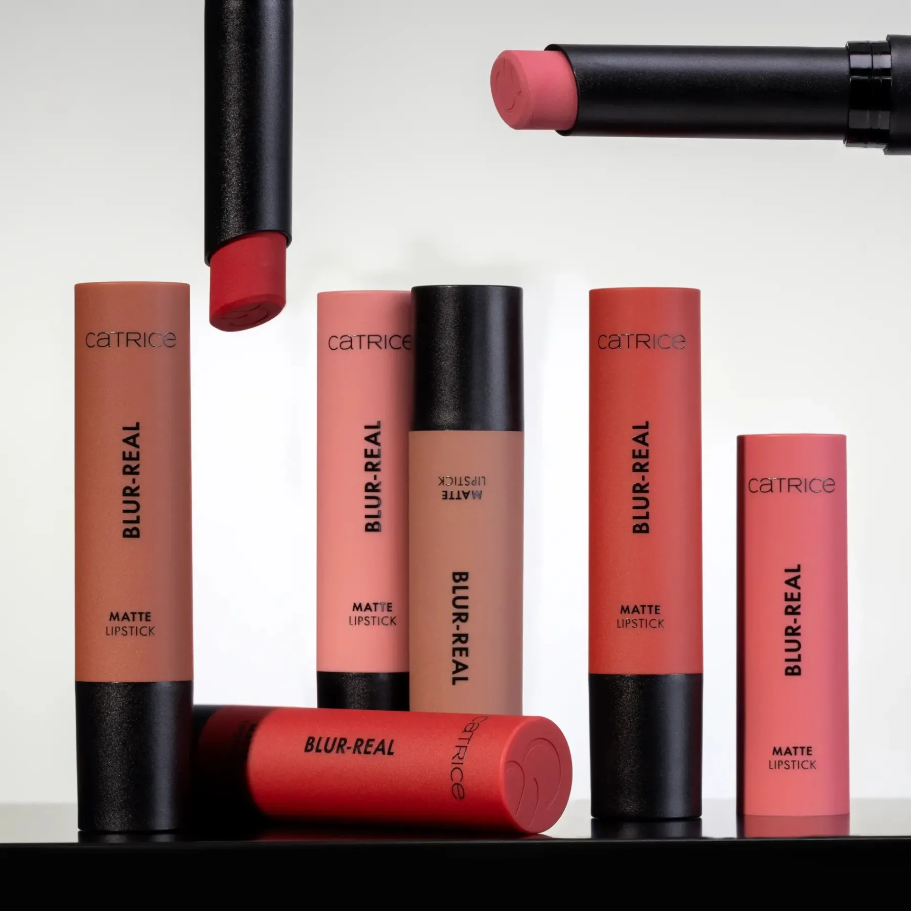 Online Blur-Real Matte Lipstick 020 Taupe Tension Lippenstift