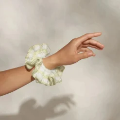 Online Crochet Scrunchie Butter Yellow Haargummis