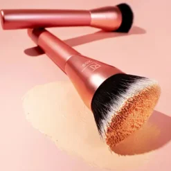 Glow Round Base Brush Foundation|Tön Mehr