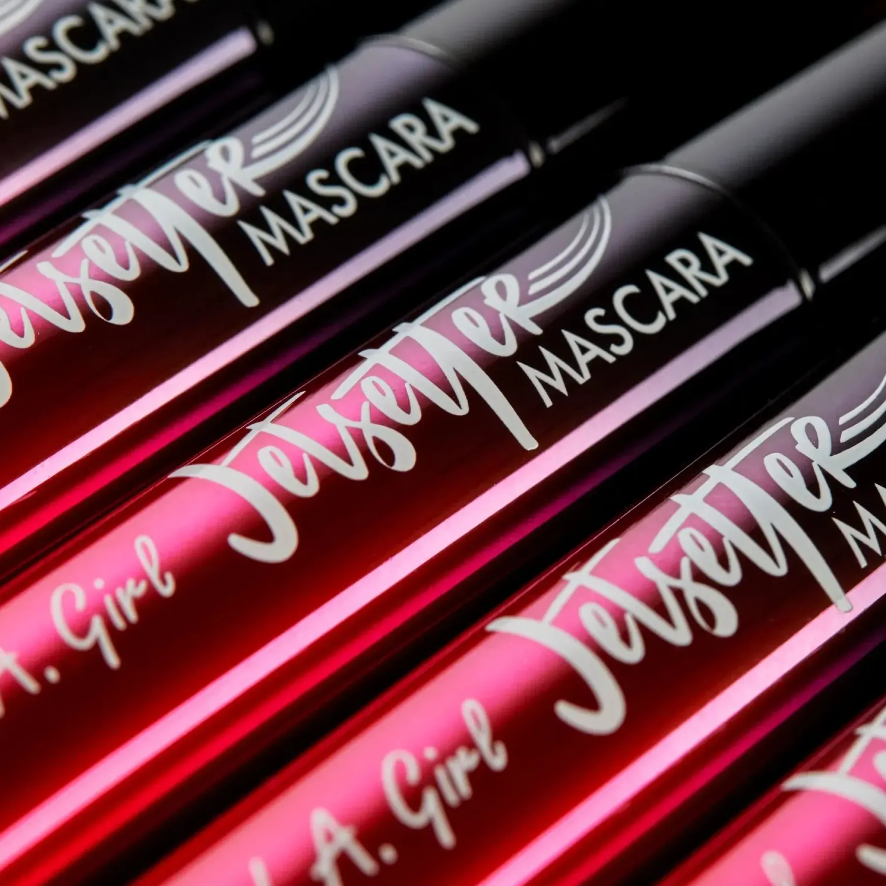 Online Jetsetter Mascara Black Mascara