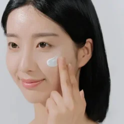 New Madagascar Centella Hyalu-Cica Water-Fit Serum SPF50+ 15 ml. Alle Korean Skincare|Hauptzutat
