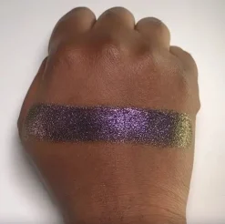 Magnetic™ Pressed Chrome Shadow Incantation Lidschatten