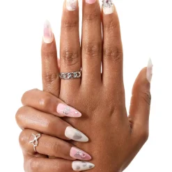 Hot Press-On Nails Hearts of Pearls Künstliche Nägel