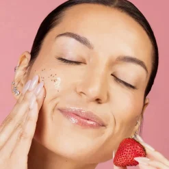 New Strawberry Seed Exfoliating Cleanser Hauptzutat|Reinigungsmittel