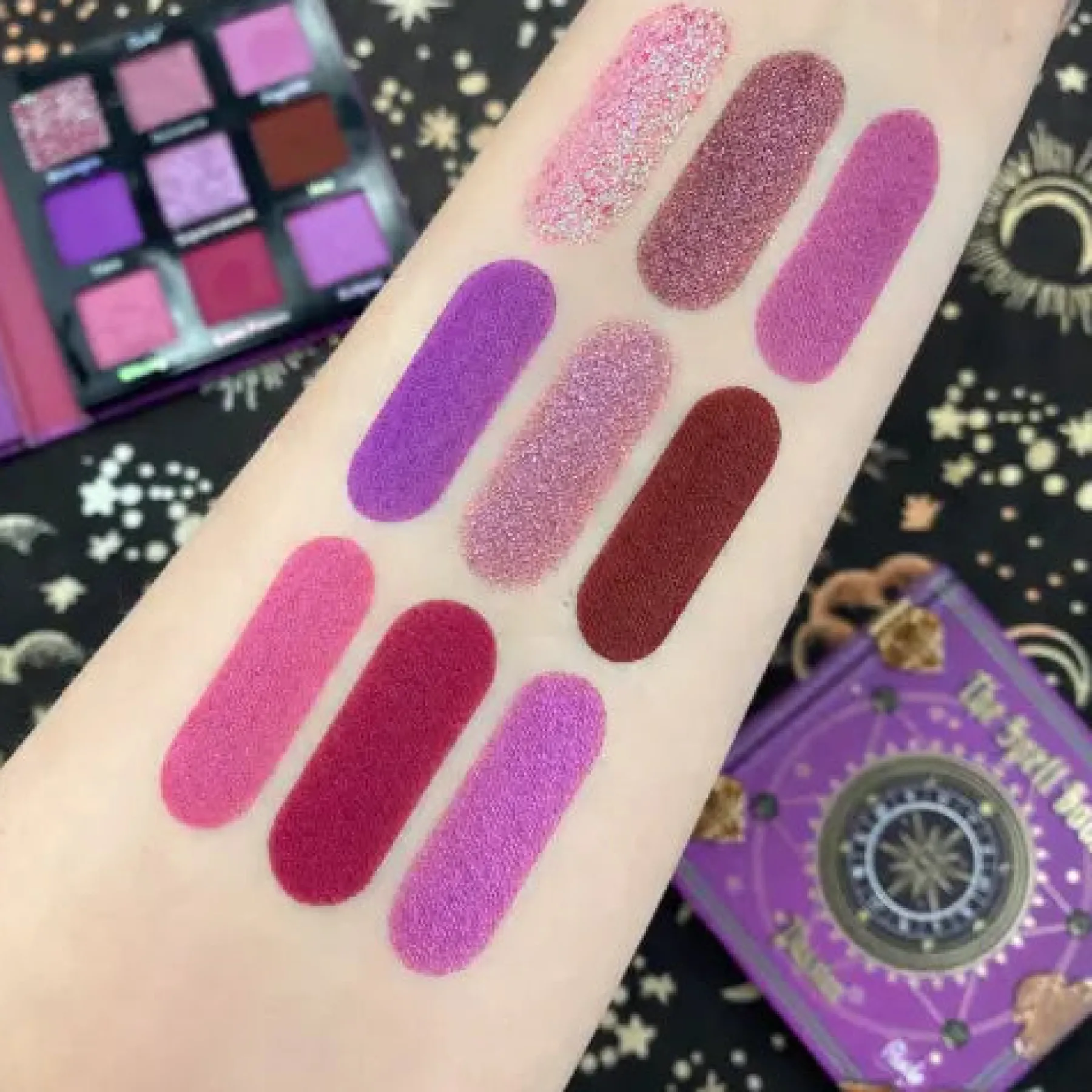 Hot The Spell Book Smooth and Blendable Eyeshadow Palette Passion Lidschatten|Vegane Lidschatten